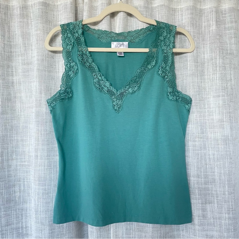 Vintage Y2K Ann Taylor Loft Lace Trim V-Neck Tank Top